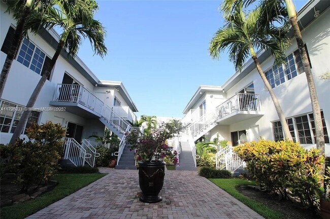 Building Photo - 9260 Bay Harbor Terrace