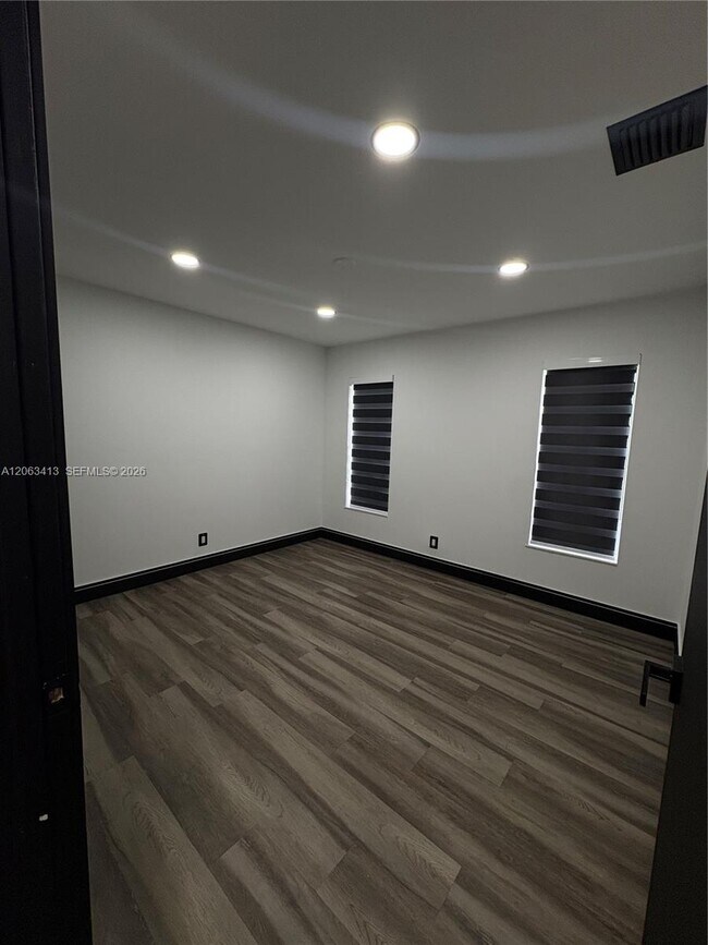 Building Photo - 1705 SW 100th Ave