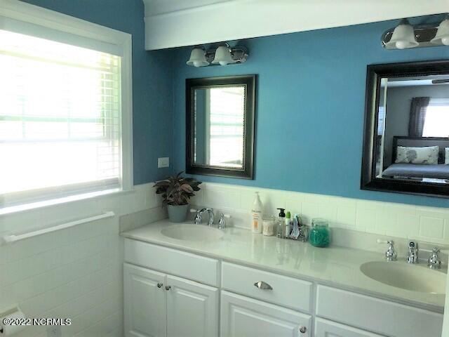 Building Photo - 1904 Bingham Dr