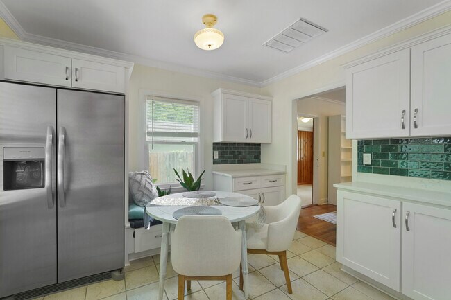 Building Photo - Charming Ardsley Park Bungalow Fully Furni...