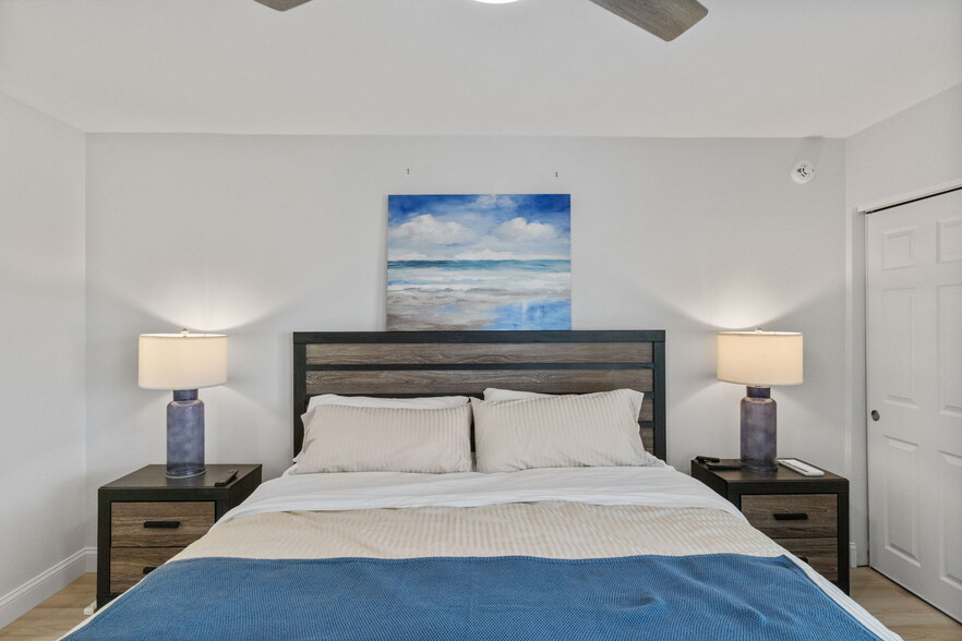 Building Photo - 433 Cerromar Ln