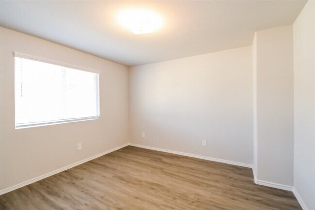 Building Photo - 4818 Banyan Tree Trl