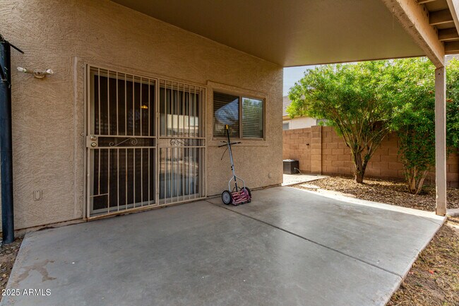 Building Photo - 12682 W Hollyhock Dr