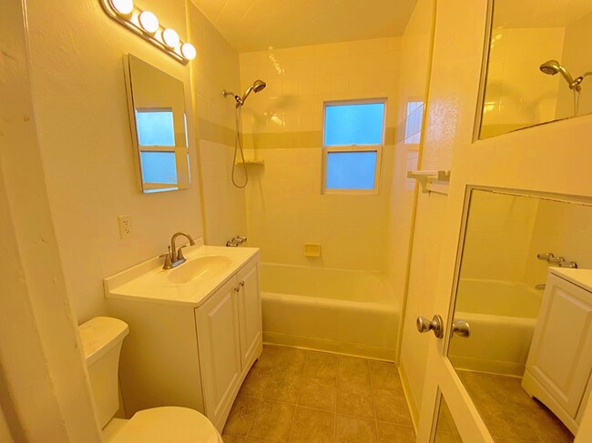 bathroom - 14032 Stagg St