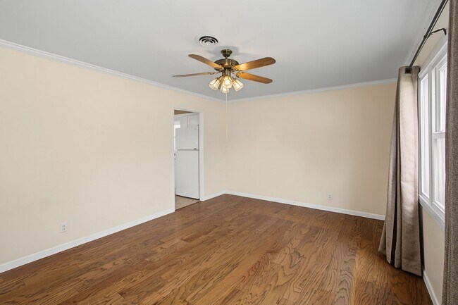 Building Photo - Spacious 3-Bedroom, 2-Bath Home for Rent in Urbana