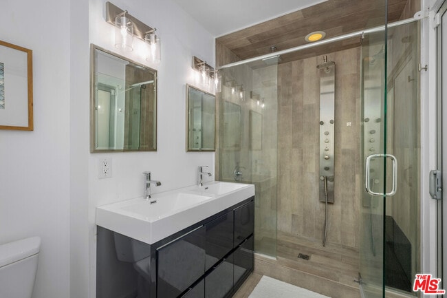 Building Photo - 12312 Charnock Rd