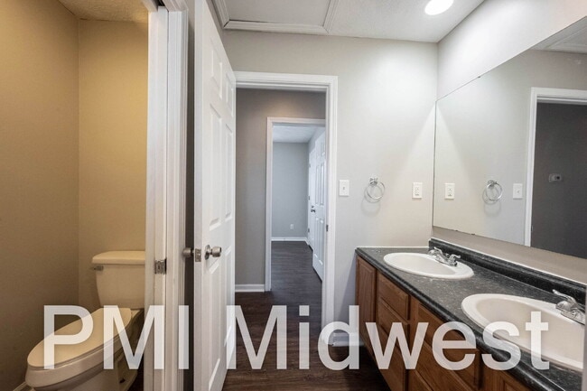 Building Photo - 1365 Mulberry St.