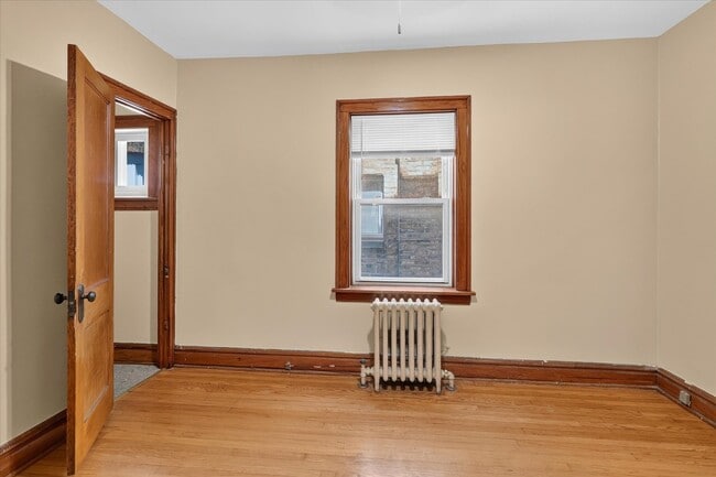 Building Photo - 1822 Gunderson Ave