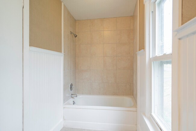 Building Photo - 64 Church Rd