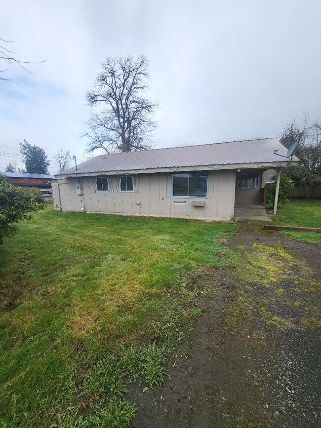 Building Photo - STATUS: *PENDING APPLICATION* | R36B | $925