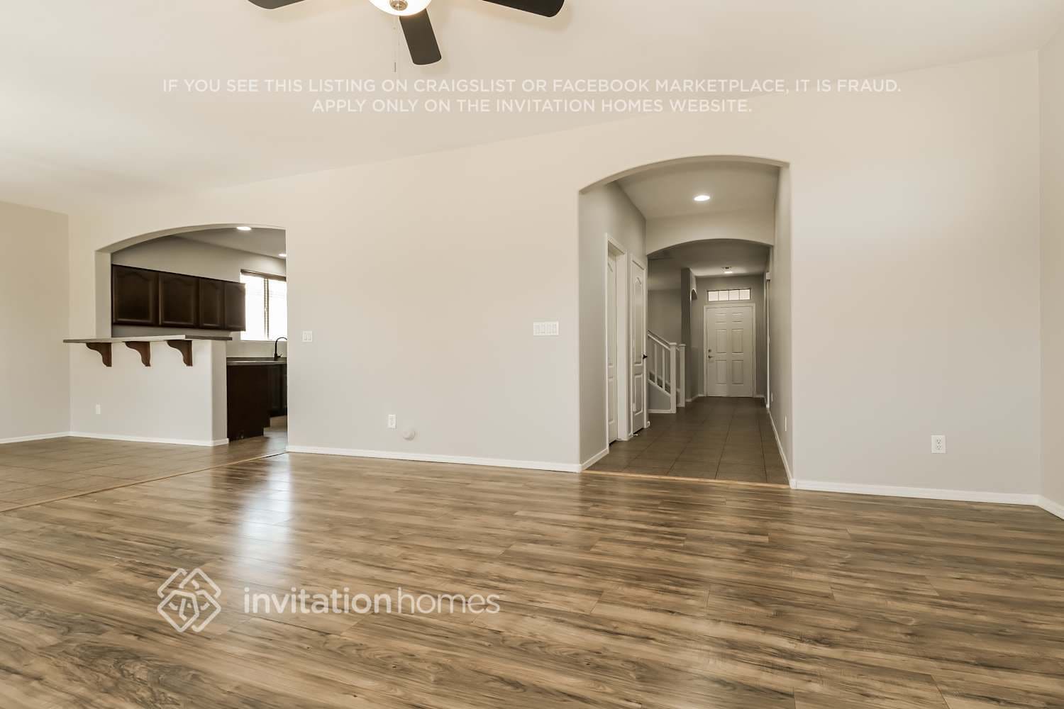 Building Photo - 17601 W Lilac St