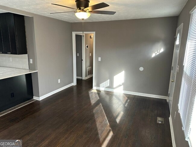 Building Photo - 1545 Gaylor Dr SE