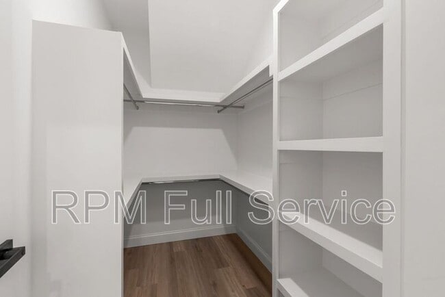 Building Photo - 2109 14th Ave N