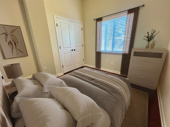 Building Photo - 114 Clear Water Pass