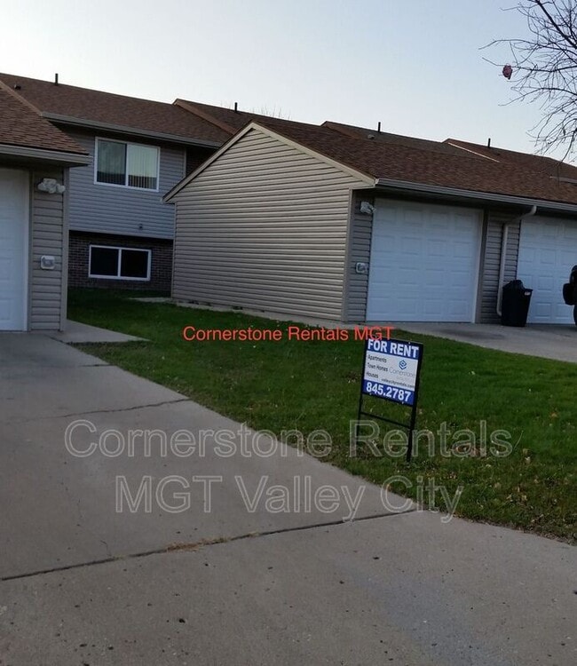 Building Photo - 918 9th Ave SE