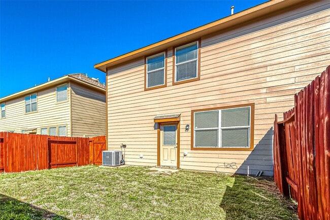 Building Photo - 2748 Maybrook Hollow Ln