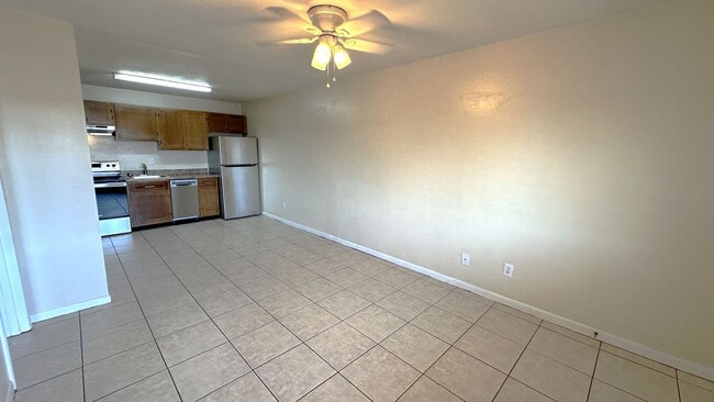 Building Photo - WALK TO CAMPUS 1/1 Condo w/ Stainless Steel Appliances, Walk In Closet, Comm Pool! $1050/month! A...