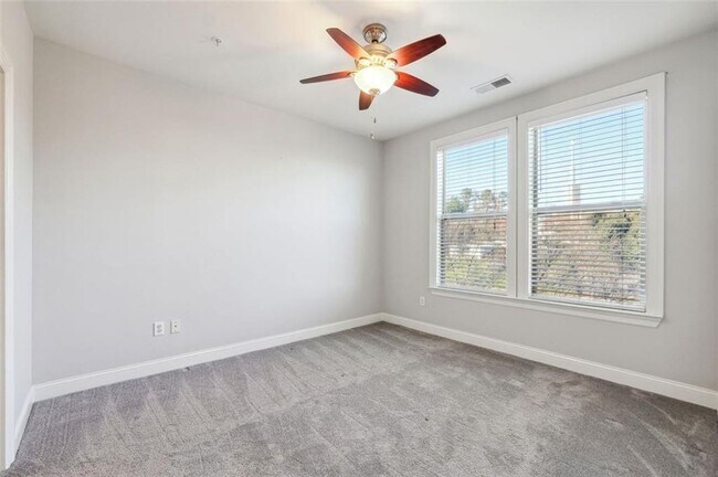 Building Photo - 901 Abernathy Rd NE