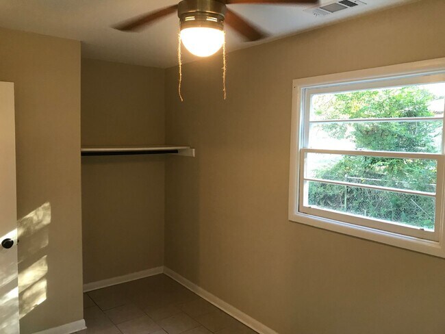 Building Photo - **AVAILABLE NOW**Total Electric 3 Bedroom / 1 Bathroom Home for Rent in East Columbus, GA***