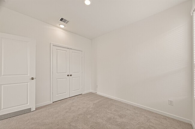 Building Photo - 2511 American Ruby Dr