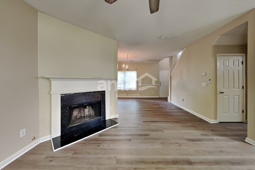 Building Photo - 1610 Thornwick Ter