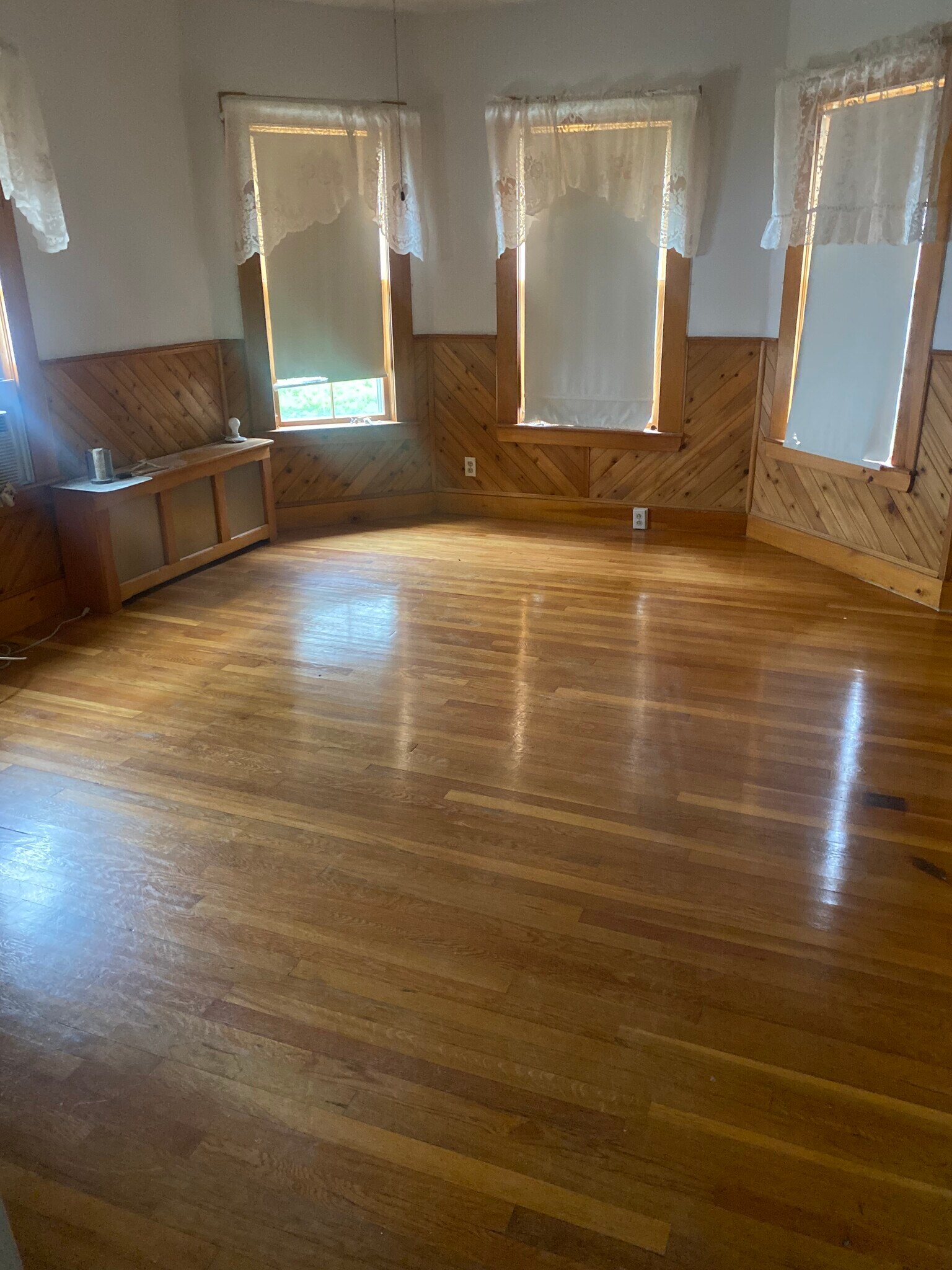 Front bedroom - 39 Saint James St