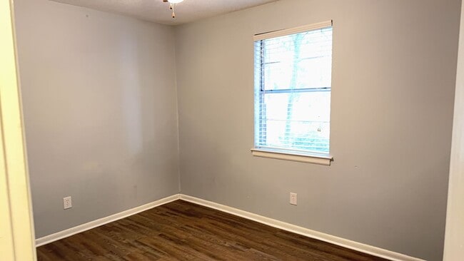 Building Photo - Cozy Two Bedroom Duplex on South End HHI