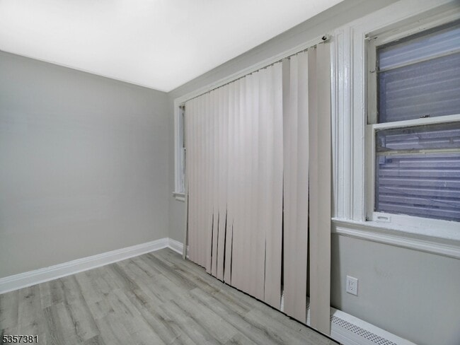 Building Photo - 178 Littleton Ave