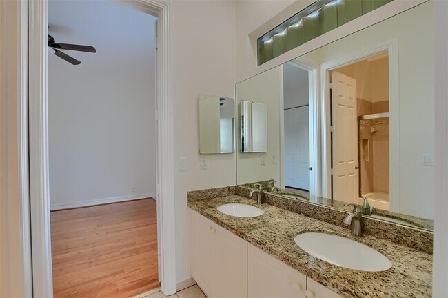 Building Photo - 8290 NW 105th Ln