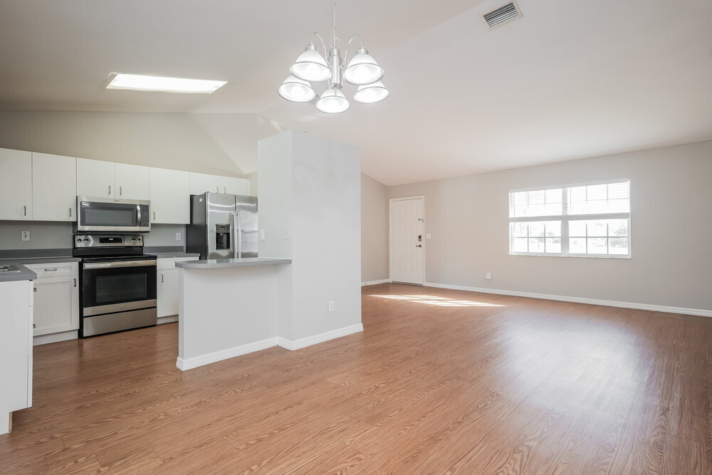 Building Photo - 3406 SW 14th Pl