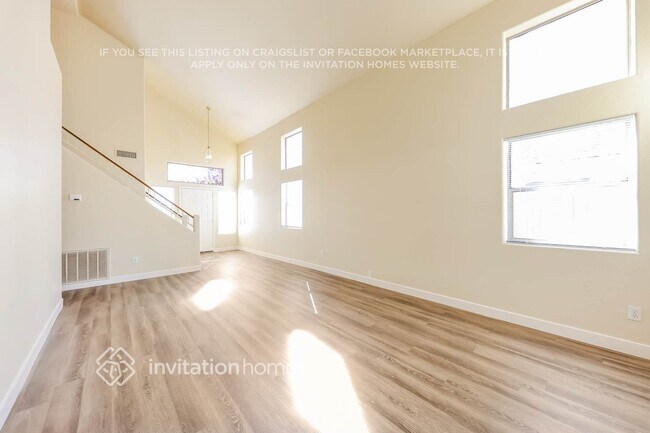 Building Photo - 14530 N 87th Ave