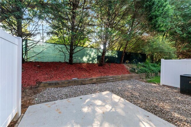 Building Photo - 204 Britt Dr