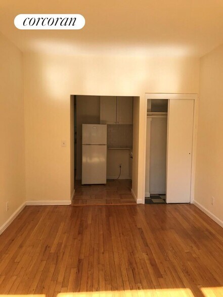Building Photo - 142 Hicks St