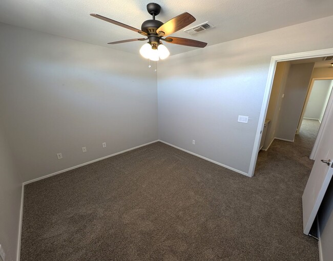 Building Photo - 3 Bedroom Home in the Clemente Ranch Commu...