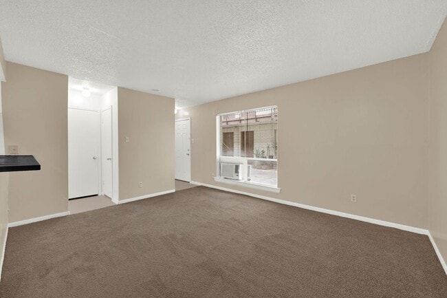 Building Photo - Make this charming studio your new home!