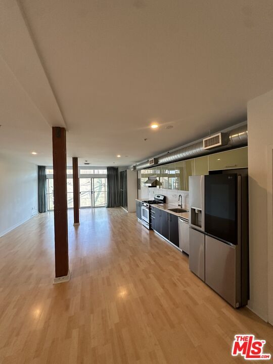 Building Photo - 4215 Glencoe Ave