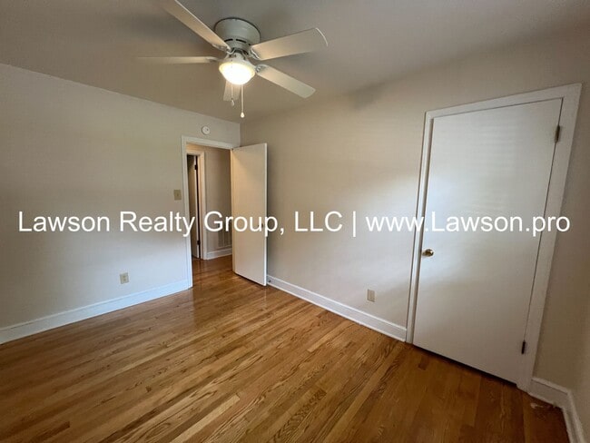 Building Photo - Spacious Ranch in North Lakes