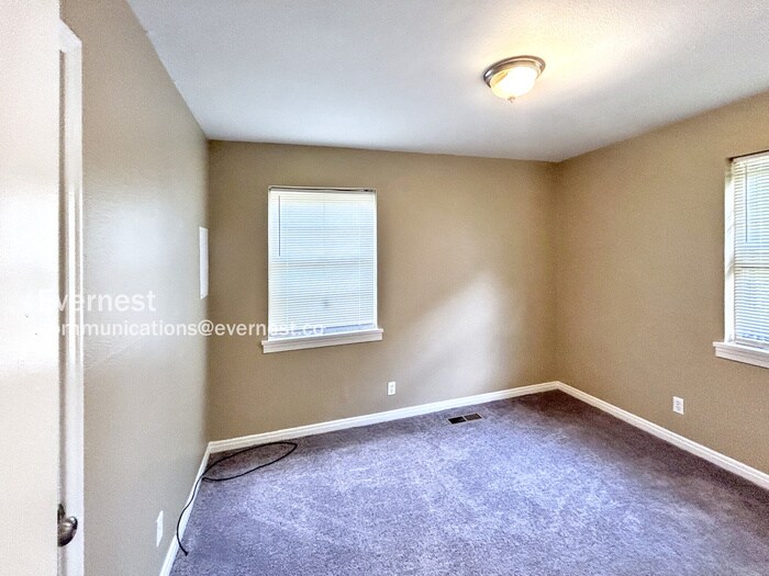 Building Photo - 824 45th St Ensley