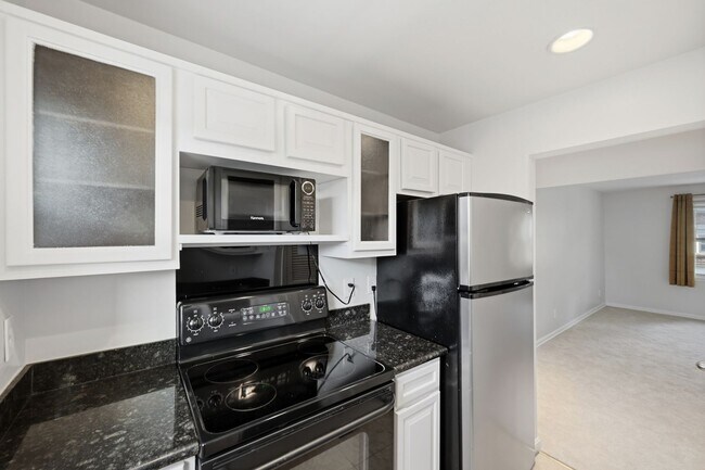 Building Photo - 525 Bashford Ln