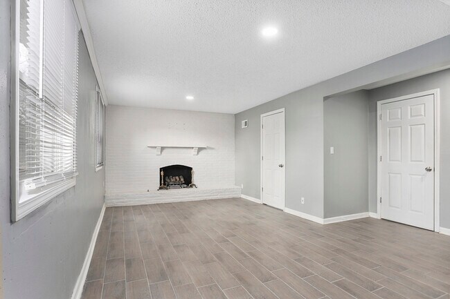 Building Photo - 1306 SW 3rd St