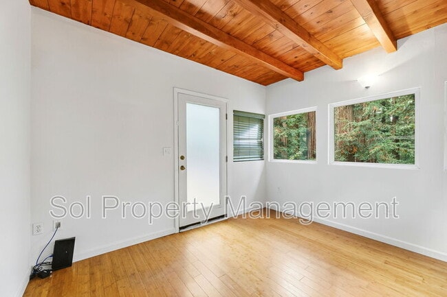Building Photo - 245 Blue Ridge Dr