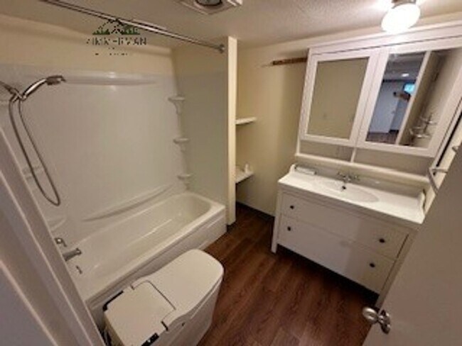 Building Photo - Charming 2 bed 2 bath home in Eugene