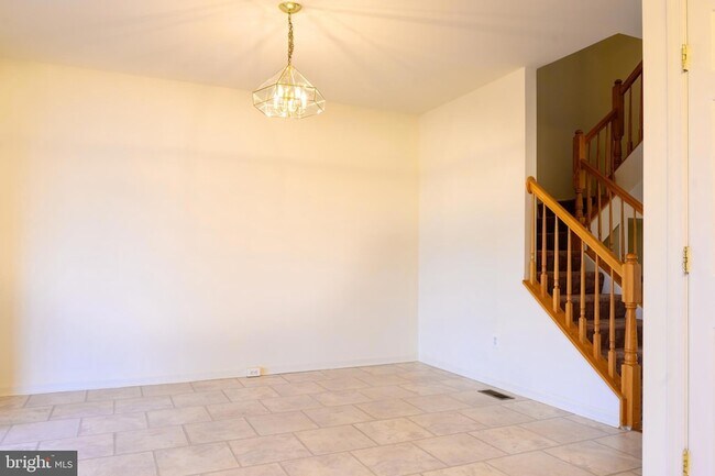 Building Photo - 3842 Koval Ln