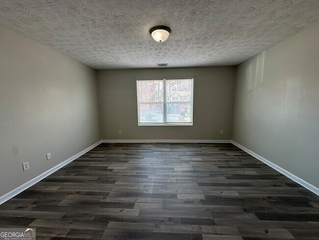 Building Photo - 13202 Fairington Ridge Cir