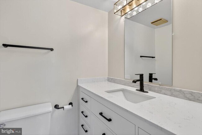 Building Photo - 1077 30th St NW