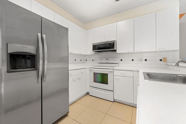 Building Photo - 4708 NW 115th Terrace