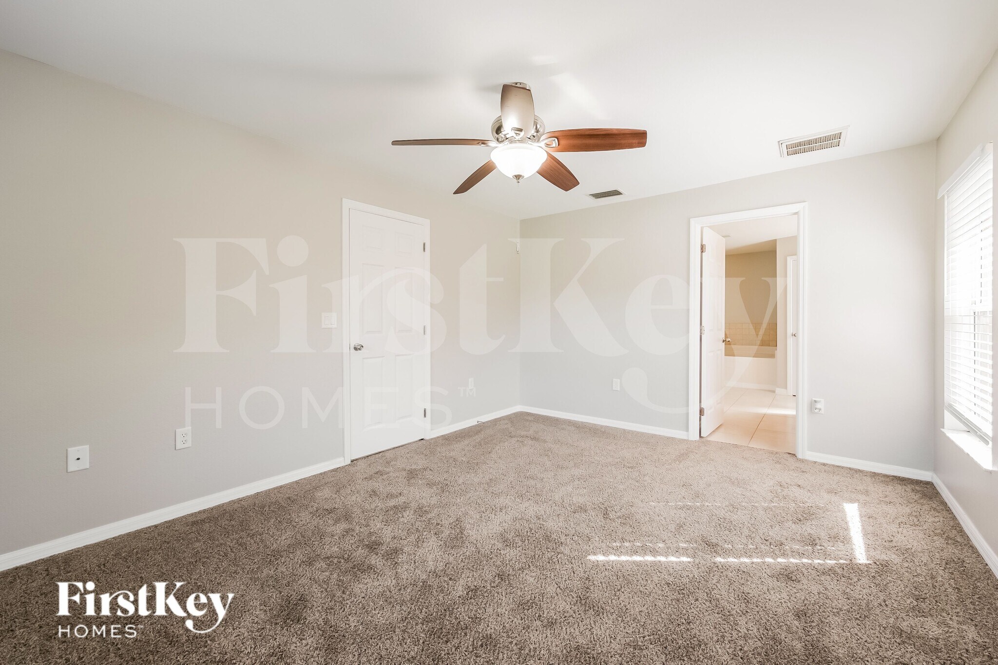 Building Photo - 414 Willowbrook Dr