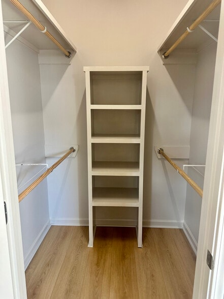 Building Photo - 207 Chimney Rock Blvd