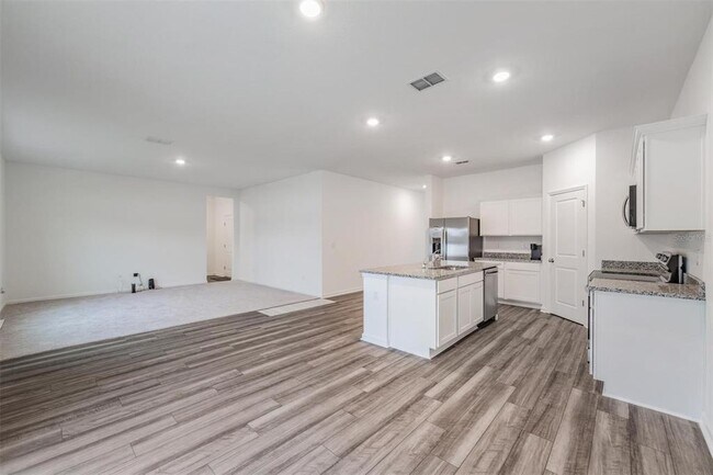 Building Photo - 35412 Eastbrook Ave