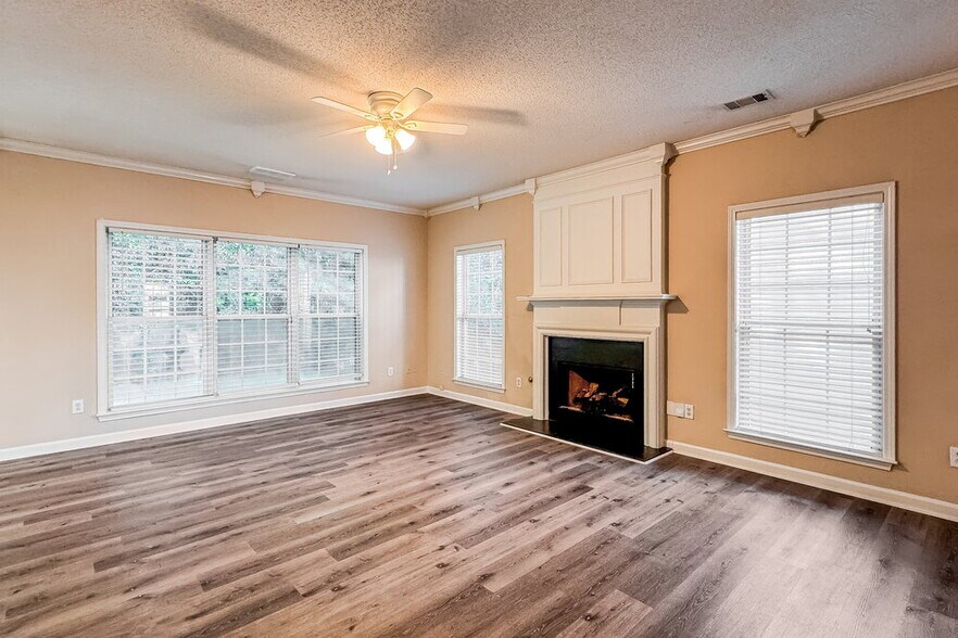 Building Photo - 4108 Glenaire Way NW